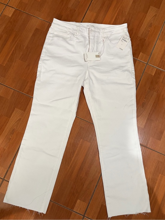 Good American Denim - Good American White Straight-Leg Jeans with Price Tag